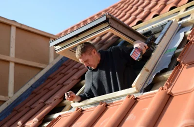 Pose de fenêtres de toit Velux à Gatey